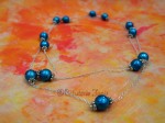 Dlouhý náhrdelník s modrými kuličkami
